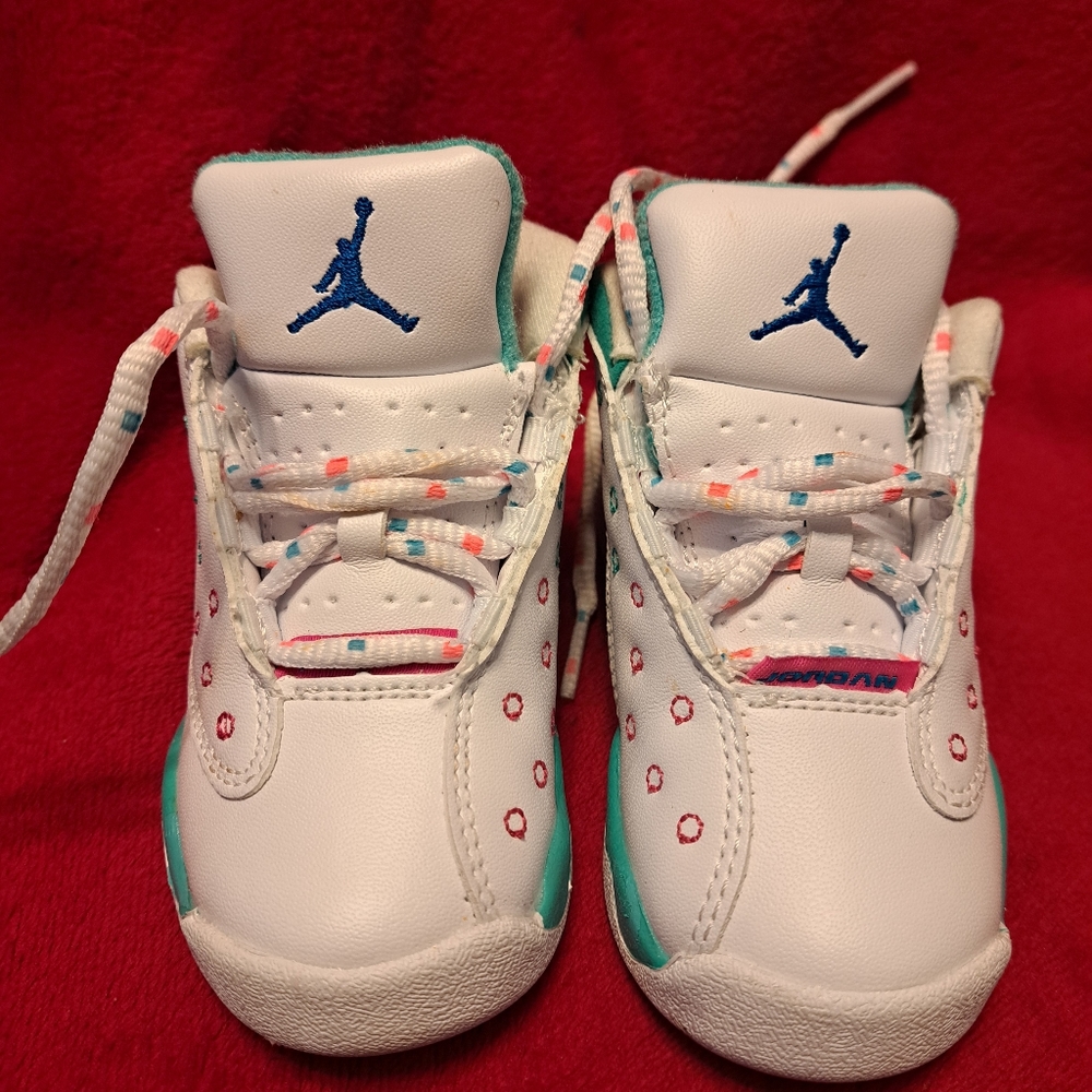 Used unisex Jordans size 6c